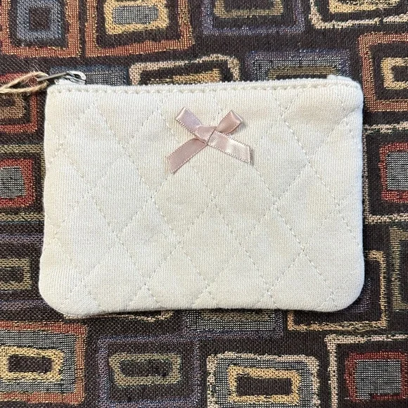 Lot/3 Brandy Melville Zip Pouches and Scrunchie NEW - Picture 2 of 9